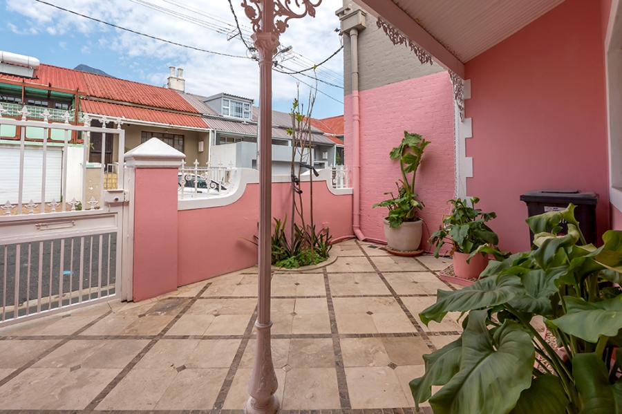 To Let 2 Bedroom Property for Rent in Woodstock Western Cape